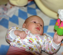 3 месяца: мелкая моторика ребёнка